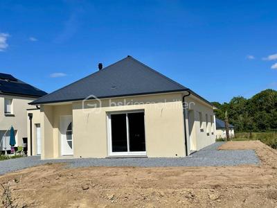 Maison - 93 m² - 5 pièces