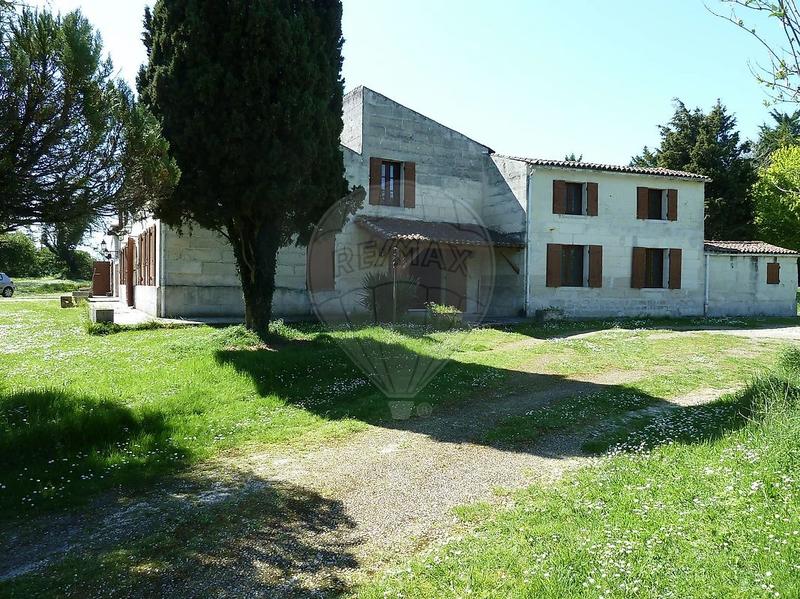 Propriété - 575 m² - 15 pièces