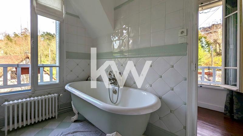 Maison - 172 m² - 7 pièces