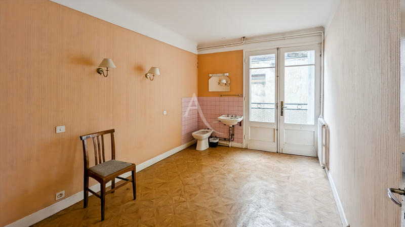 Maison - 380 m² - 15 pièces