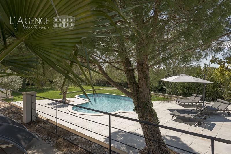 Maison - 270 m² - 6 pièces