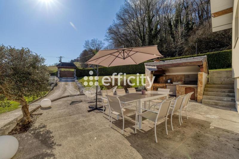 Maison - 188 m² - 6 pièces