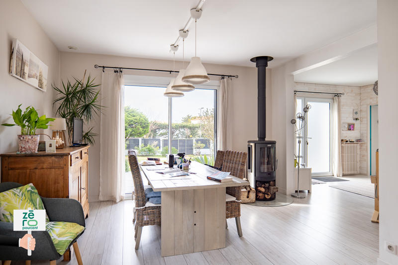 Maison - 204 m² - 8 pièces