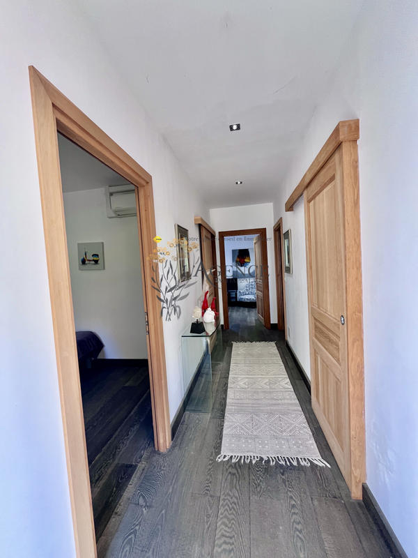 Maison - 200 m² - 5 pièces