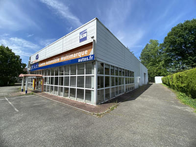 Local commercial - 1 900 m²