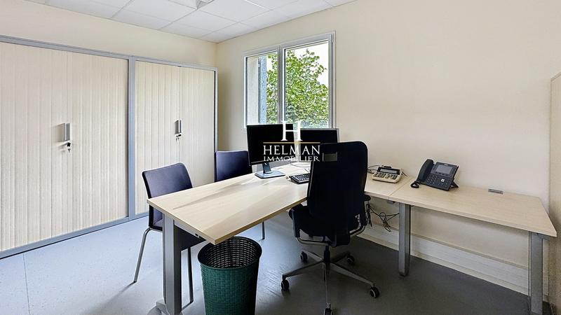 Bureau - 302 m²