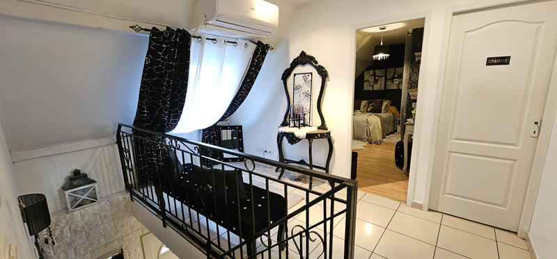 Maison - 163 m² - 8 pièces