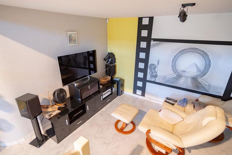 Maison - 213 m² - 6 pièces