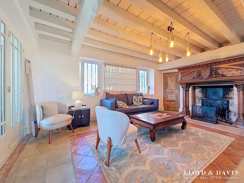 Villa - 280 m² - 9 pièces