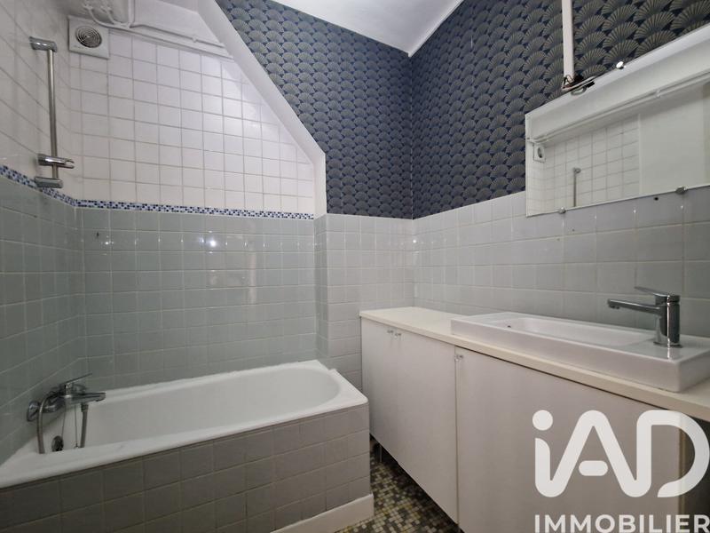 Maison - 250 m² - 9 pièces