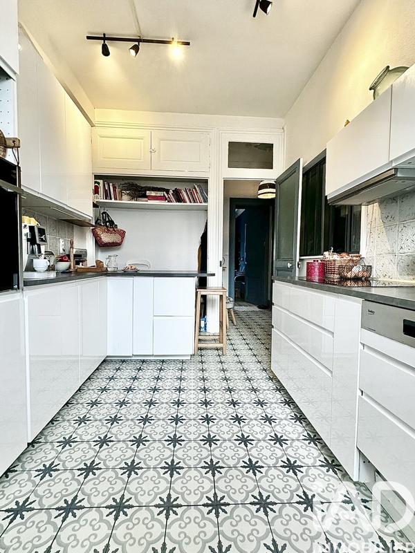 Appartement - 136 m² - 6 pièces