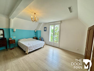 Demeure - 264 m² - 7 pièces