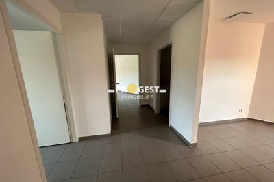 Local commercial - 44 m² - 2 pièces