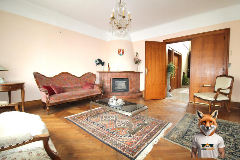 Maison - 246 m² - 9 pièces