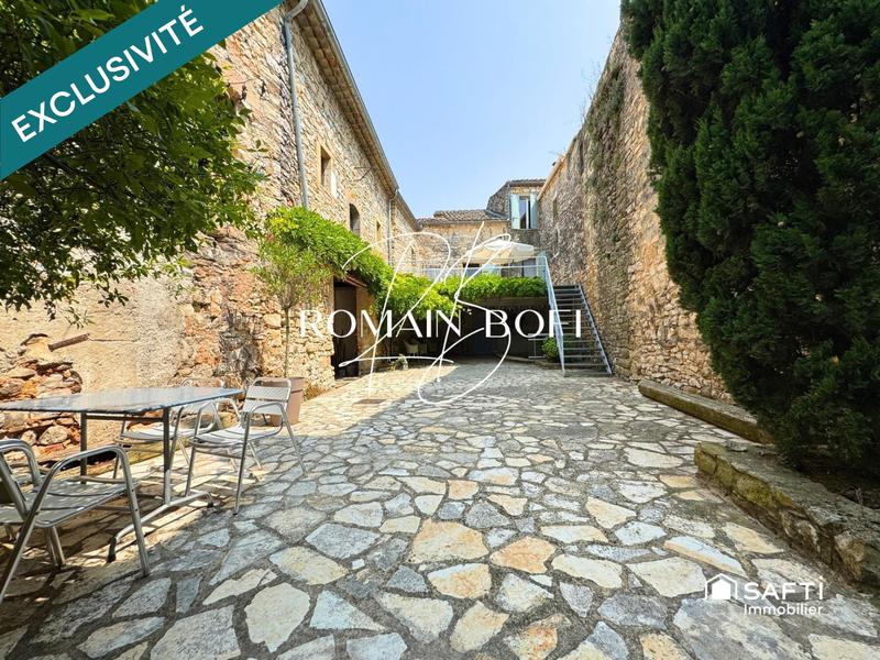 Maison - 204 m² - 6 pièces