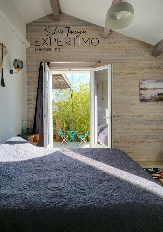 Maison - 305 m² - 11 pièces