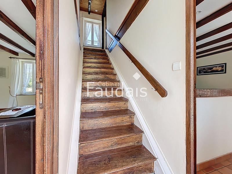 Propriété - 598 m² - 23 pièces