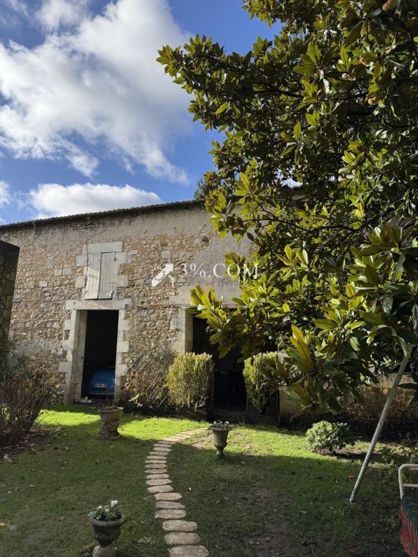 Demeure - 228 m² - 9 pièces