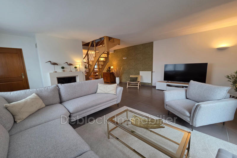 Maison - 138 m² - 1 pièce