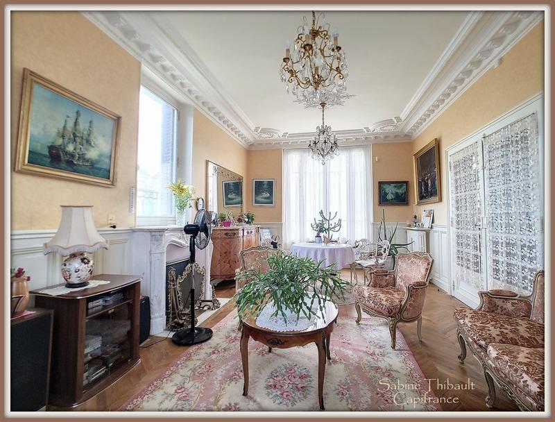 Maison - 196 m² - 7 pièces