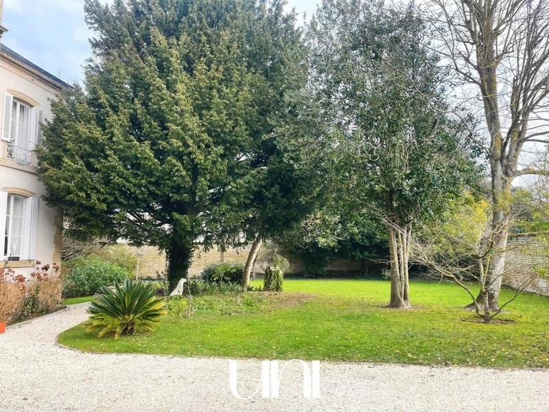 Maison - 200 m² - 8 pièces