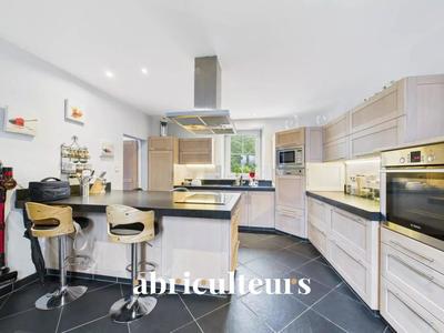 Propriété - 188 m² - 8 pièces