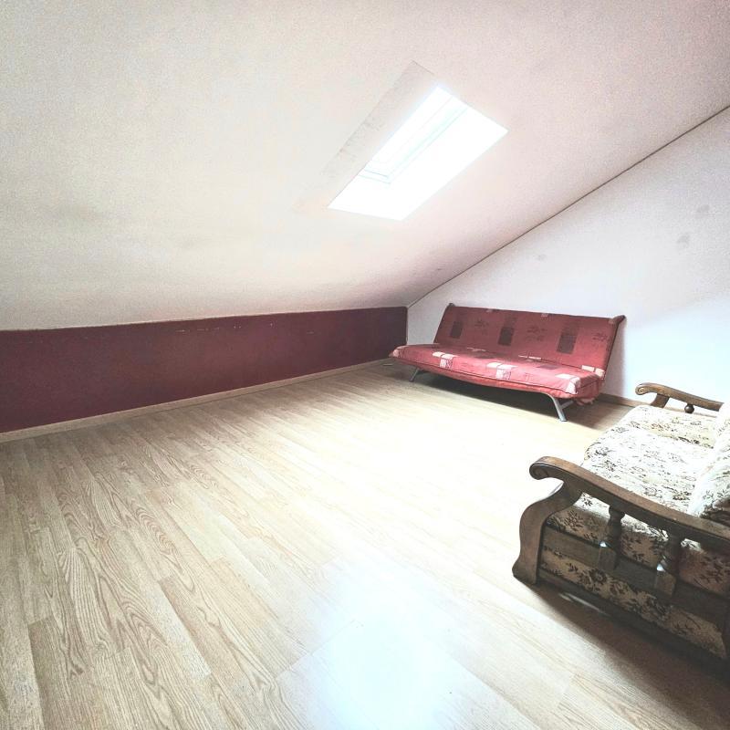 Maison - 210 m² - 7 pièces