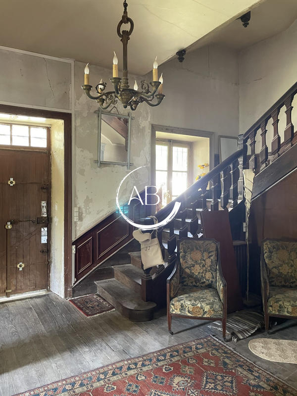 Villa - 269 m² - 11 pièces