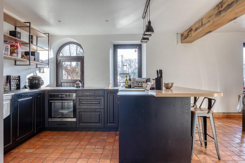 Maison - 281 m² - 12 pièces