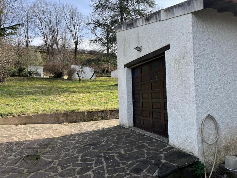 Propriété - 220 m² - 10 pièces