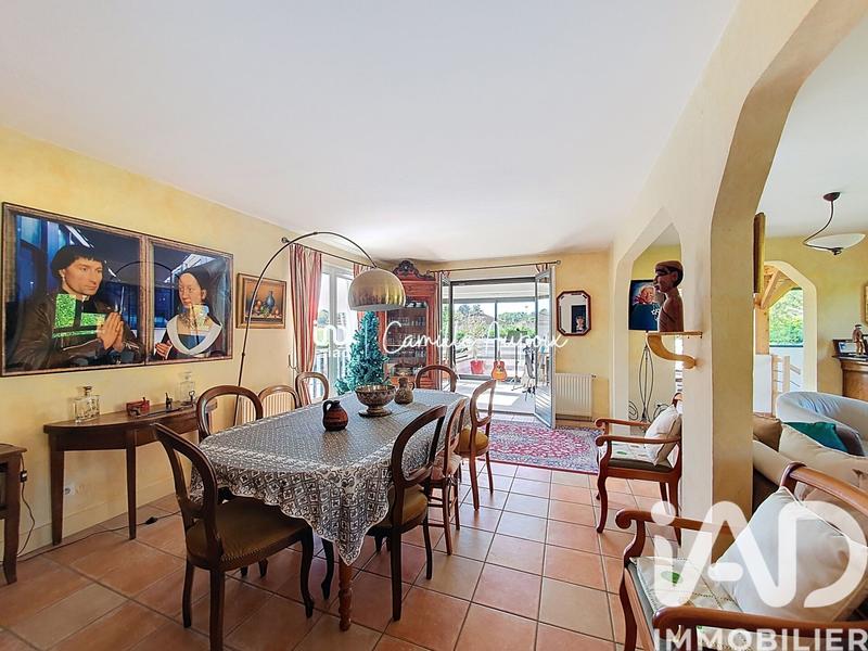 Maison - 247 m² - 10 pièces