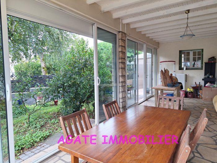 Maison - 207 m² - 7 pièces