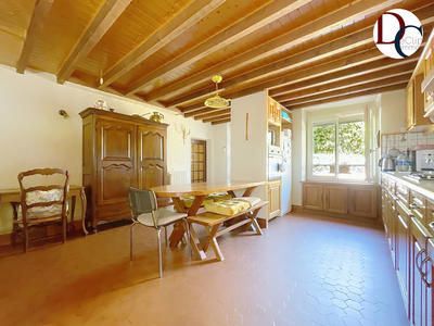 Maison - 183 m² - 7 pièces