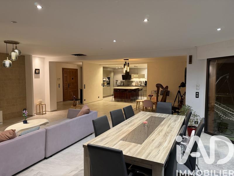 Maison - 280 m² - 7 pièces