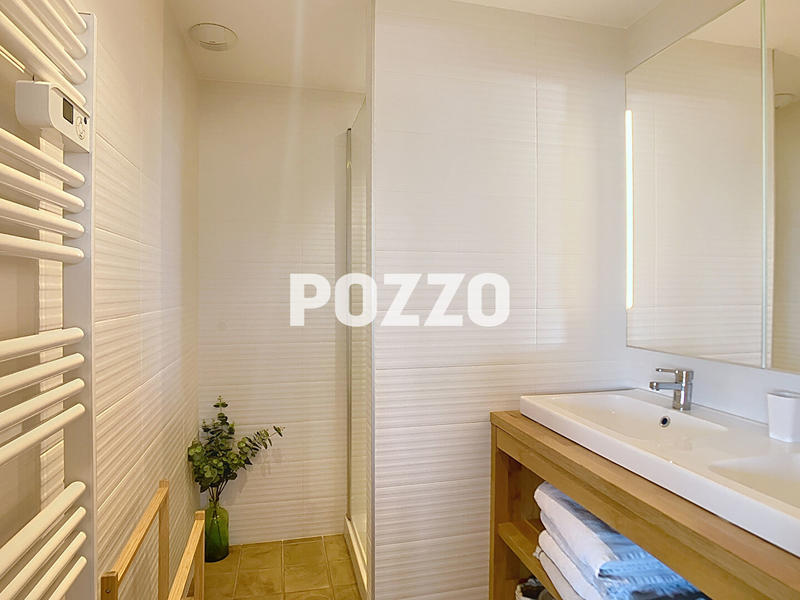 Maison - 170 m² - 8 pièces