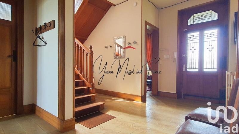 Maison - 233 m² - 9 pièces