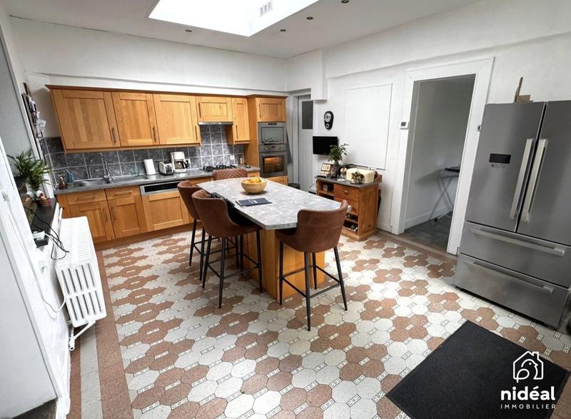 Maison - 127 m² - 6 pièces