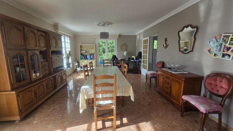 Maison - 235 m² - 8 pièces