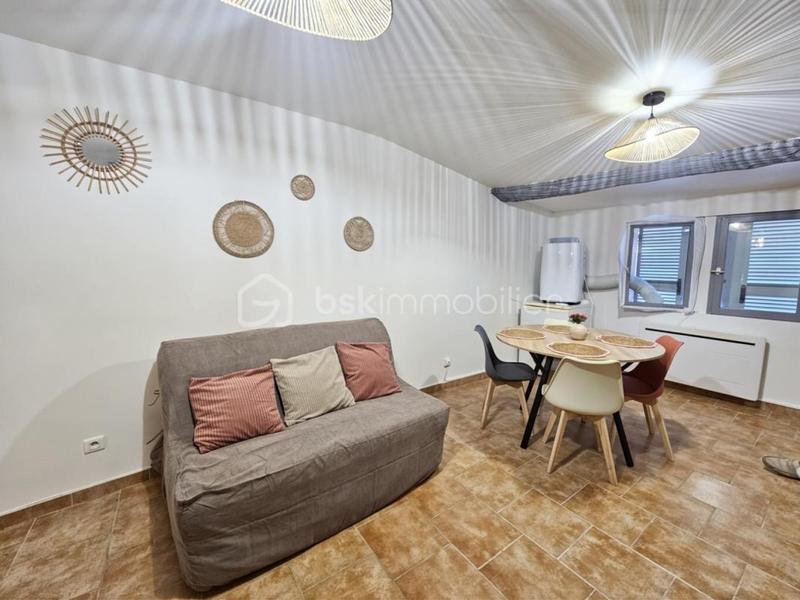 Studio - 25 m² - 1 pièce