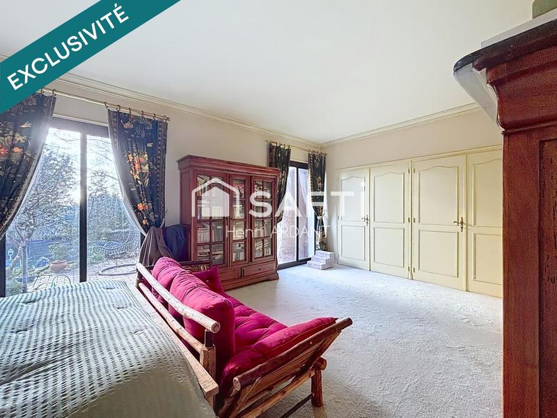 Maison - 230 m² - 7 pièces