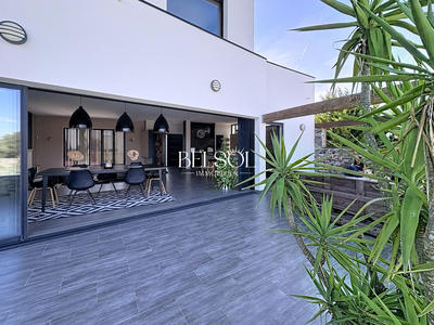 Villa - 211 m² - 4 pièces