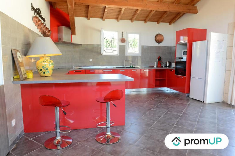 Maison - 780 m² - 18 pièces