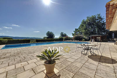 Maison - 300 m² - 7 pièces