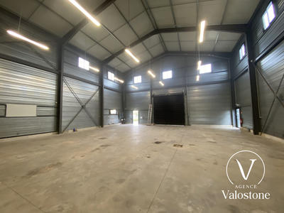 Entrepôt - 300 m² - 1 pièce