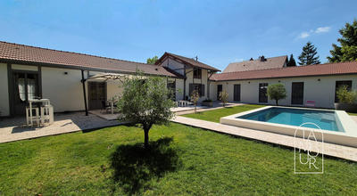 Maison ancienne - 223 m² - 8 pièces