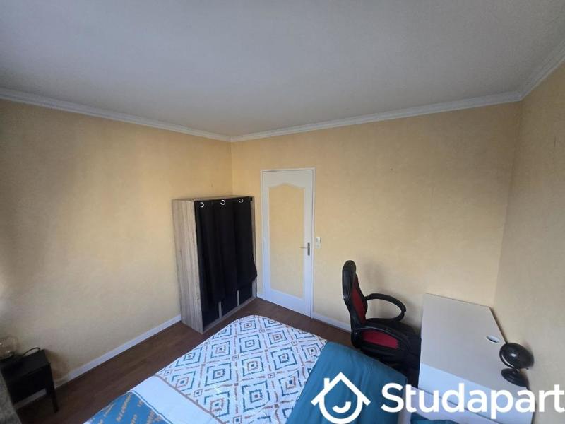 Chambre - 9 m² - 1 pièce