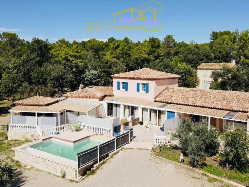 Maison - 310 m² - 10 pièces