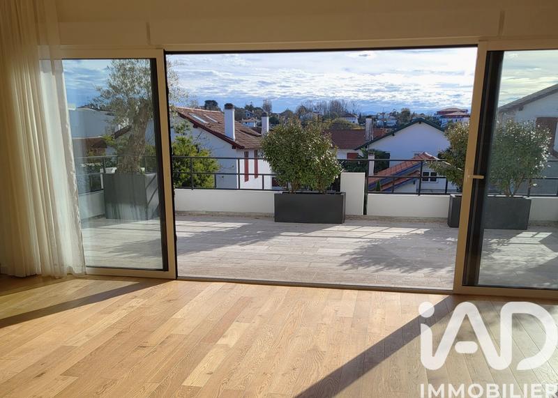 Maison - 200 m² - 7 pièces