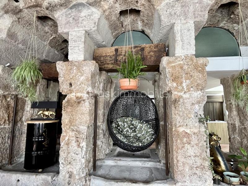 Demeure - 239 m² - 7 pièces