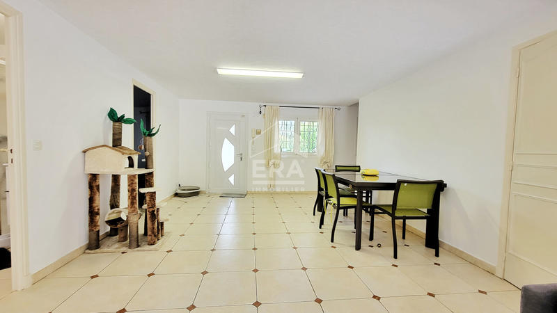 Maison - 270 m² - 8 pièces